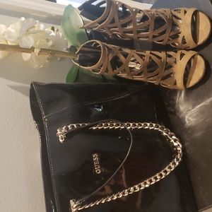 💫❣️MARK DOWN❣️💫 Guess 6.5 olive green chunky heels